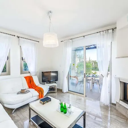 In Sleeps 8 With Air Con And Wifi Villa *