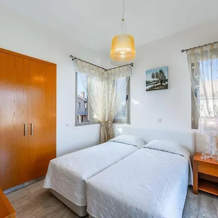 In Sleeps 8 With Air Con And Wifi