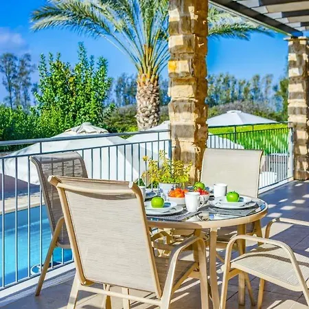 فيلة In Sleeps 8 With Air Con And Wifi *
