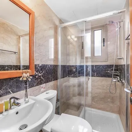 In Sleeps 8 With Air Con And Wifi Villa *